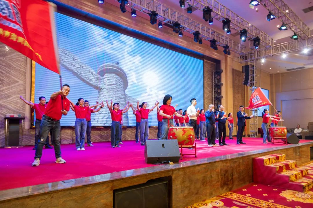 聚勢·創(chuàng)變·敢為 | 強輝集團2025年迎新晚會圓滿結束，共繪未來新藍圖(圖21)